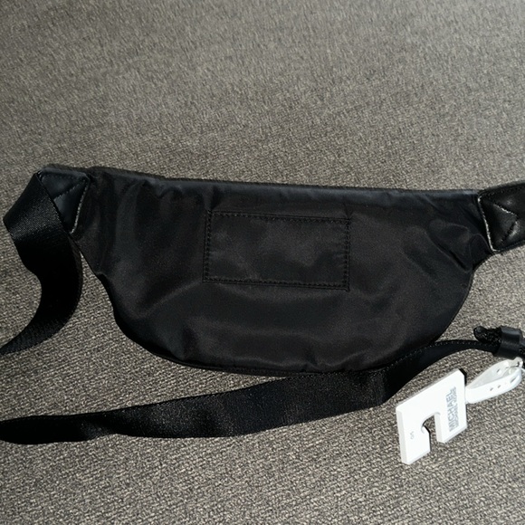 Michael Kors❤️ Unisex Black Logo Nylon Belt Bag/OS/NWT
~ New with tags! - Picture 9 of 12
